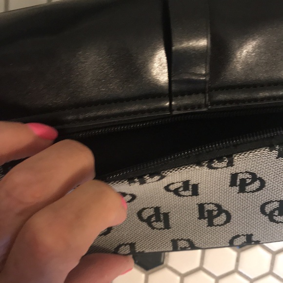 Smaller Designer purse - Picture 6 of 6